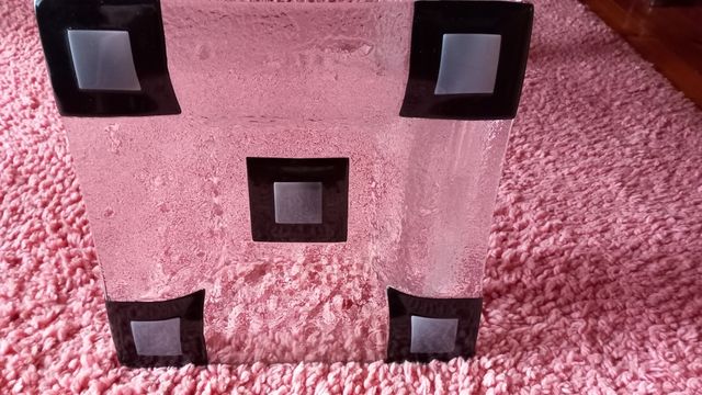 Bandeja de cristal para decoración moderna.