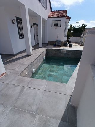 PISCINAS