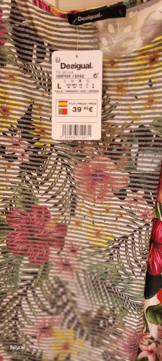 Camiseta desigual .Muy desigual