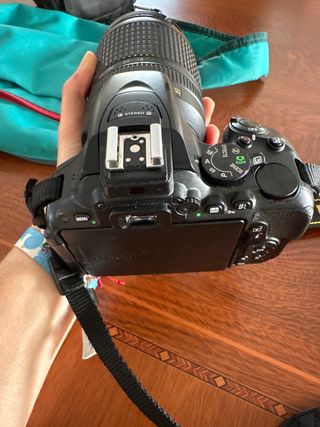 Cámara de fotos Reflex Nikon D5500 + lente 18-140