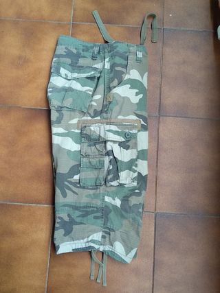 PANTALÓN ESTILO MILITAR