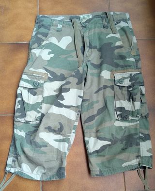 PANTALÓN ESTILO MILITAR