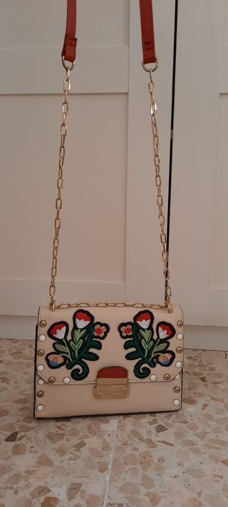 BOLSO BORDADO DE FLORES