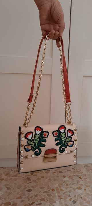 BOLSO BORDADO DE FLORES