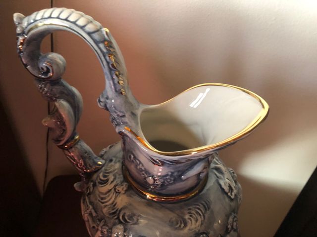 Capodimonte. Jarrón de porcelana