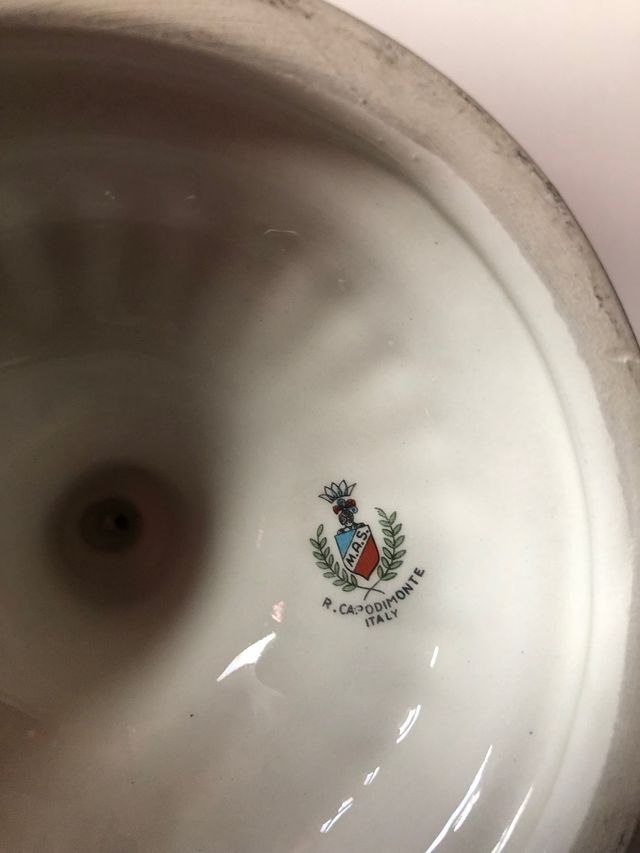 Capodimonte. Jarrón de porcelana