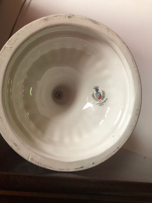 Capodimonte. Jarrón de porcelana