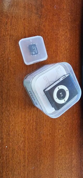 Mini reproductor MP3 + tarjeta microSD 4