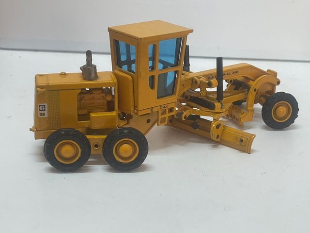 CATERPILLAR DE JOAL. ESCALA