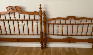 CAMA DE MADERA ANTIGUA  ( 1,35 )