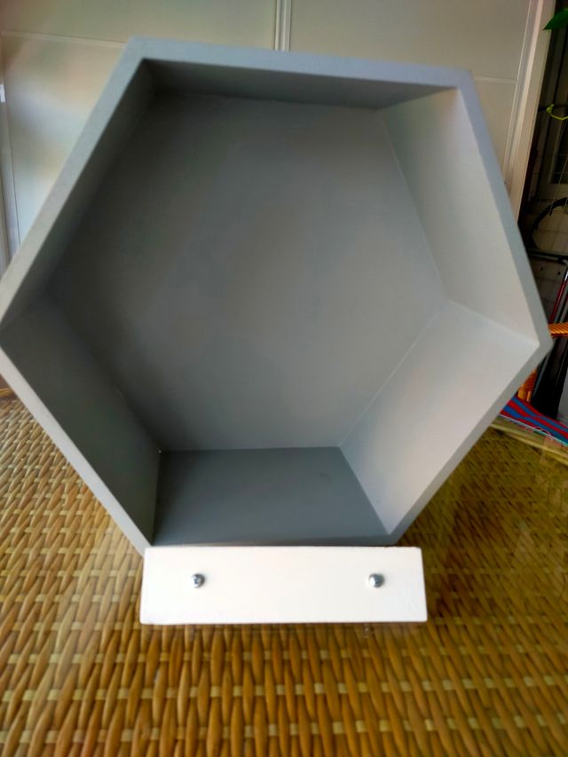 Estantería color gris decorativa