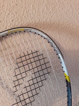 raqueta de Romester.