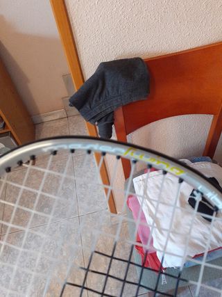 raqueta de Romester.