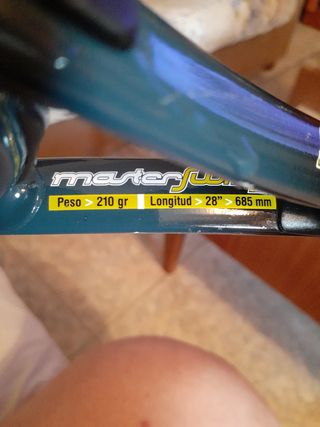 raqueta de Romester.