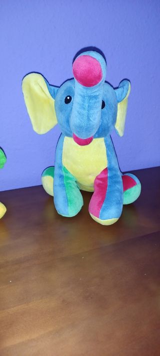 Bambole Collezione POCOYO e DISNEY. Sono 9 peluches