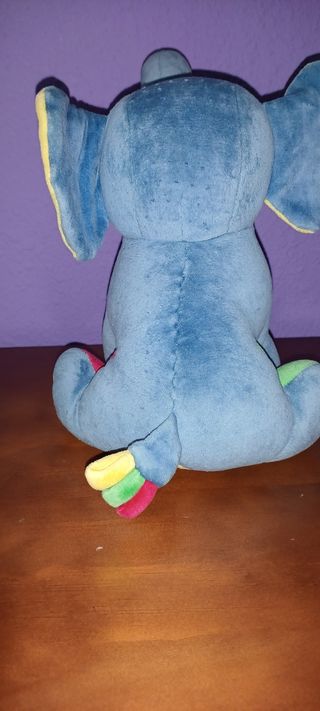 Bambole Collezione POCOYO e DISNEY. Sono 9 peluches