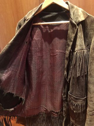 Chaqueta ante flecos