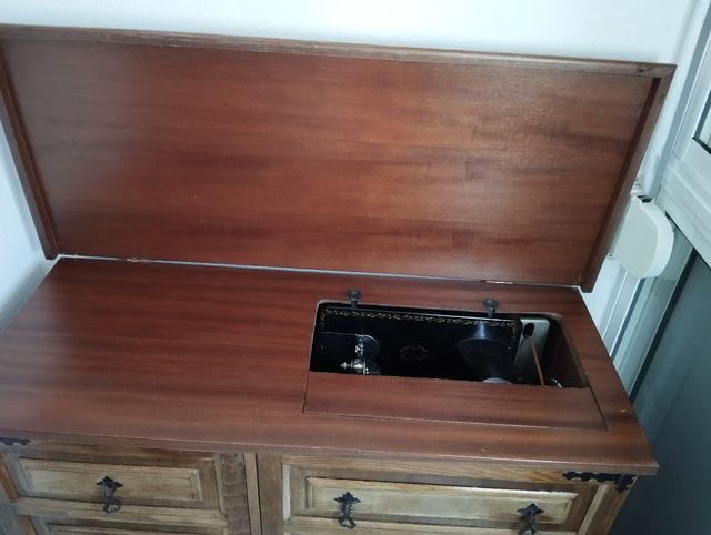 Maquina de coser Alfa