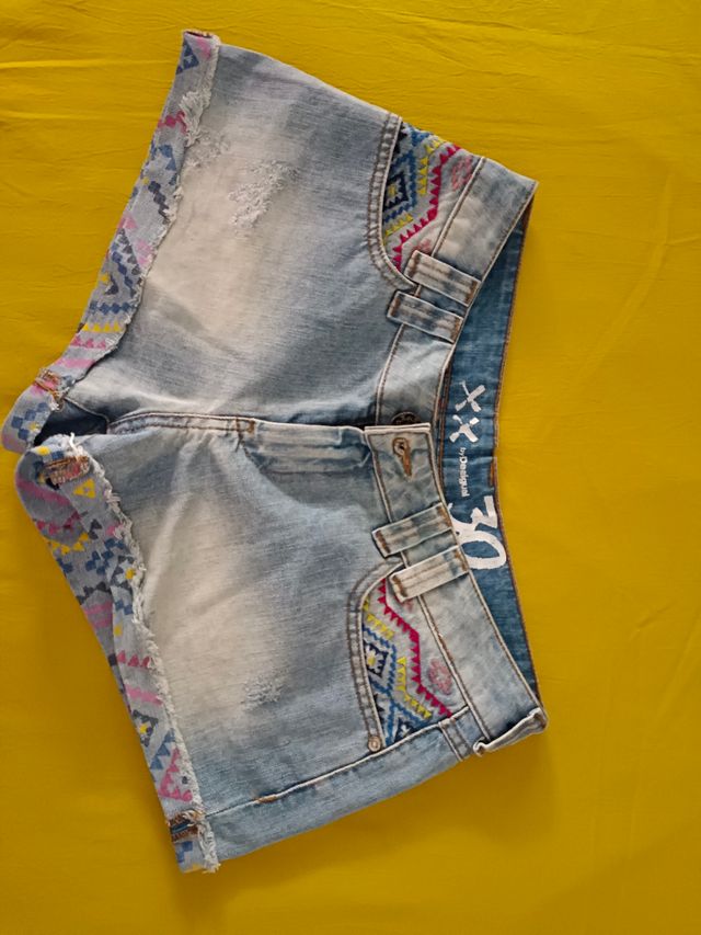 Pantalón corto Desigual talla 30