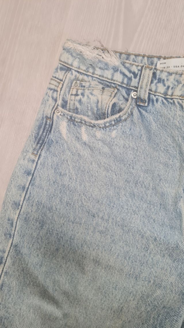 Pantaloni jeans stradivarius chiari