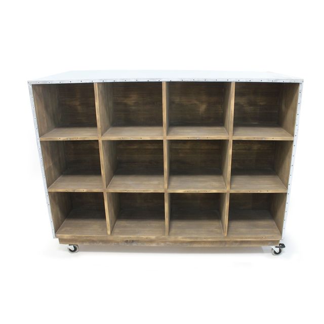 Mobiliario industrial procedente tienda Desigual