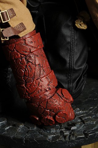 Sideshow Premium Format Statue Hellboy 1/4