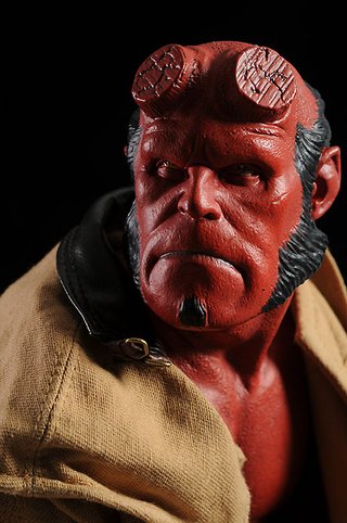 Sideshow Premium Format Statue Hellboy 1/4