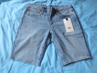 Levis 
