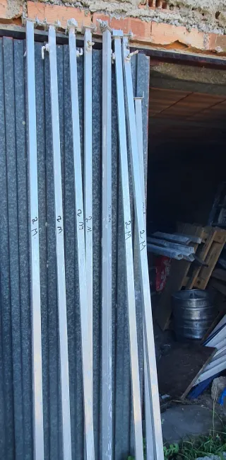 REGLAS Y PUNTALES ALUMINIO DE CONSTRUCCIÓN.