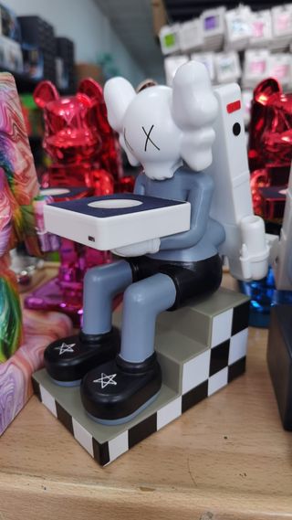 Carddor inalambrico kaws