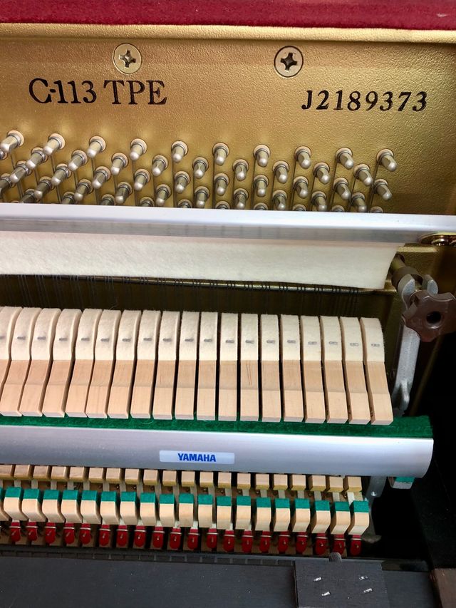 Piano vertical yamaha