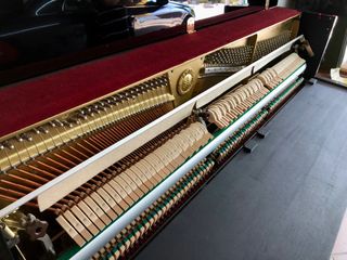 Piano vertical yamaha