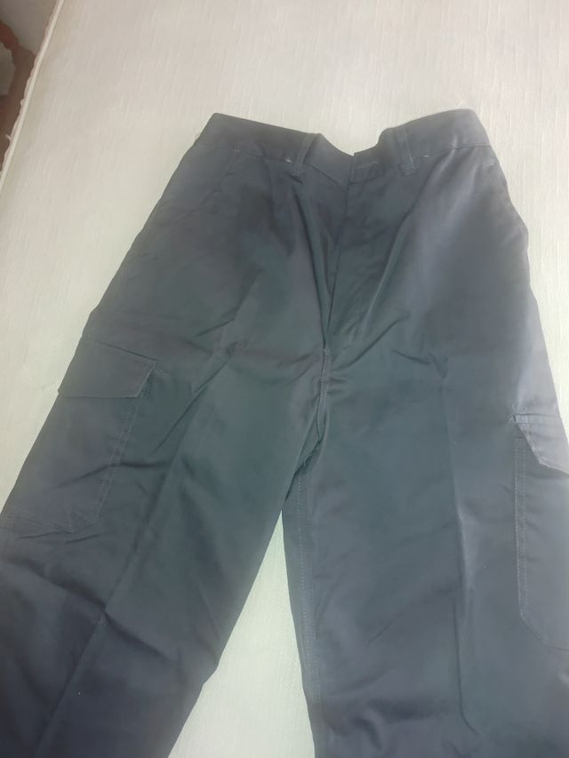 pantalón de trabajo,color gris oscuro, nuevo.