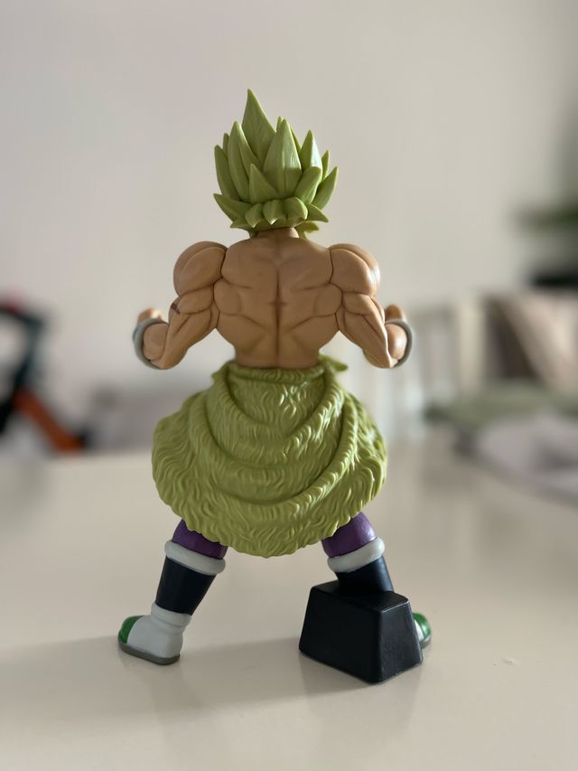 Figura Coleccionismo Broly Dragon Ball Z de segunda mano por 10 EUR en