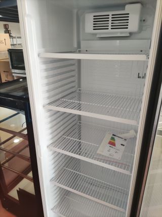 NEVERA PARA REFRESCOS UNA PUERTA