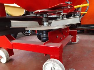 ABONADORA SUSPENDIDA DE 1.200 LT. NUEVA A ESTRENAR