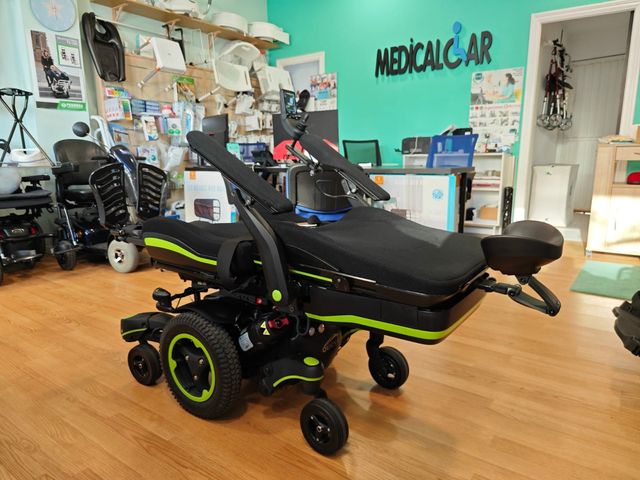 Silla de ruedas electrica Q700 UP-M