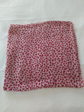 Foulard finito corazones rojos