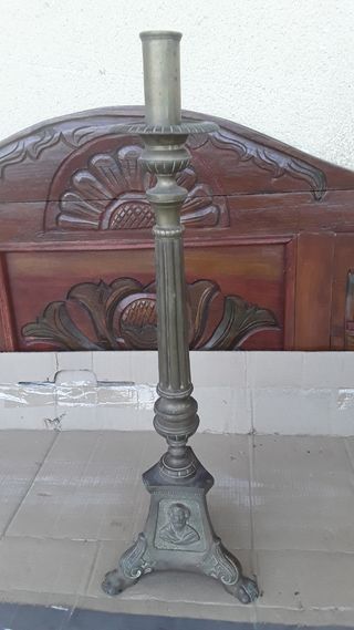 candelabro antiguo.