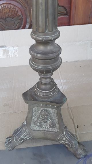 candelabro antiguo.