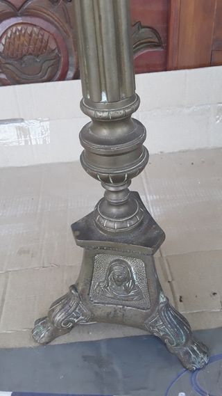 candelabro antiguo.