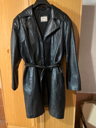 Abrigo de piel negro