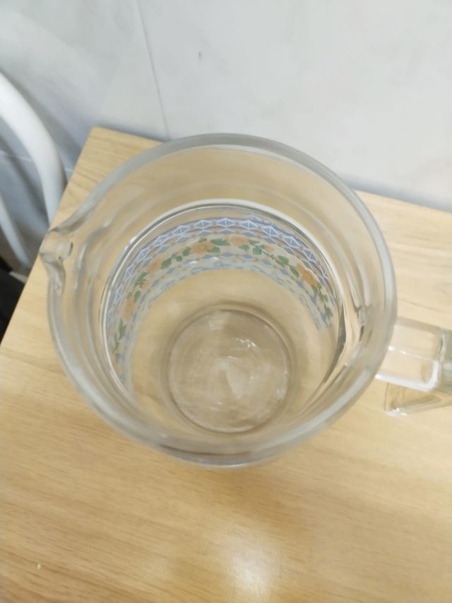 Juego de vasos y jarra