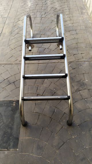 Escalera piscina