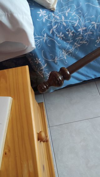 Barra cortinas de madera.