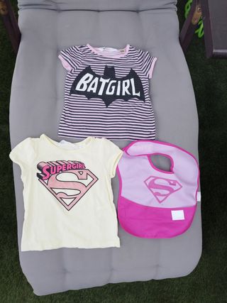 Lote camiseta niña 92cm Supergirl y Batgirl