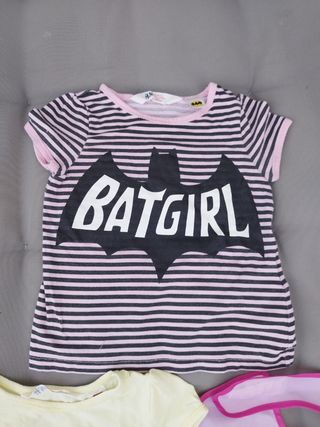 Lote camiseta niña 92cm Supergirl y Batgirl