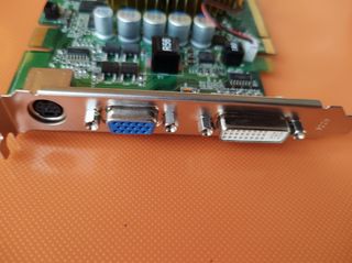  tarjeta gráfica Nvidia GeForce 9500 GT de 1Gb