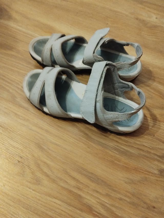 Sandalias decatlón muy cómodas  número 38