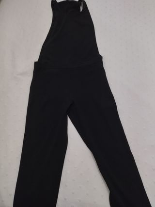 Pero/Buzo/Mono color negro. Fino